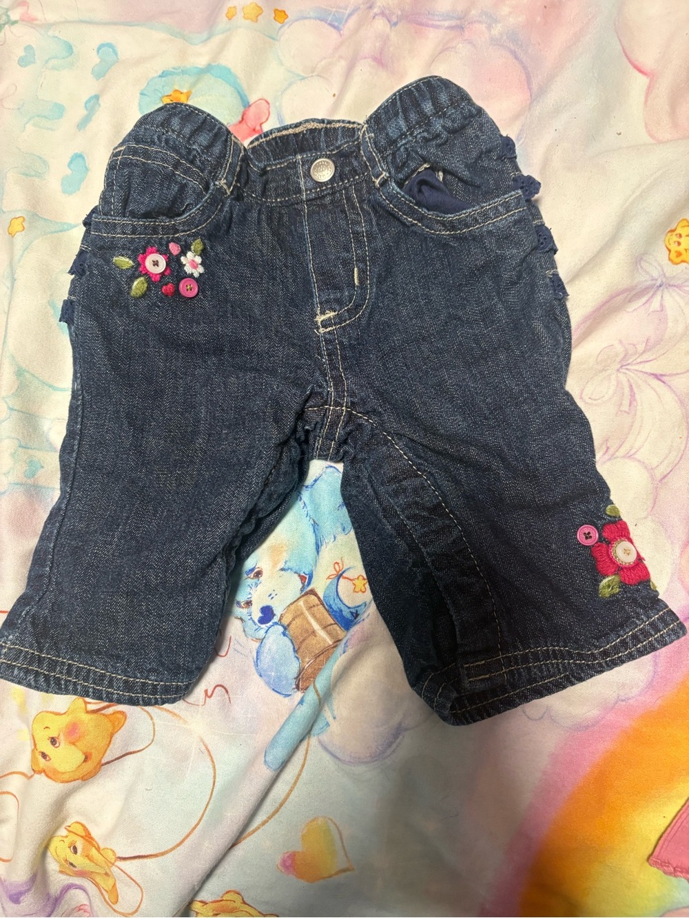 7/$30 Gap Dark Blue Denim Embroidered Capri Pants